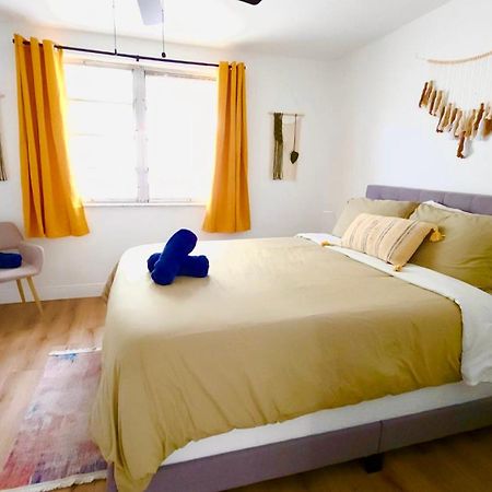 Intimate Casita Mia Minutes Away From Airport, Calle 8, Brickell, Coral Gables, The Beach And More! ไมอามี ภายนอก รูปภาพ