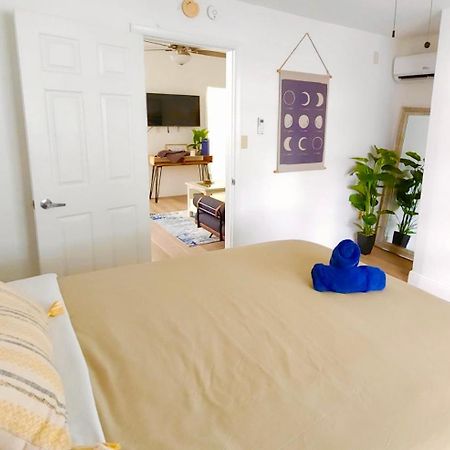 Intimate Casita Mia Minutes Away From Airport, Calle 8, Brickell, Coral Gables, The Beach And More! ไมอามี ภายนอก รูปภาพ