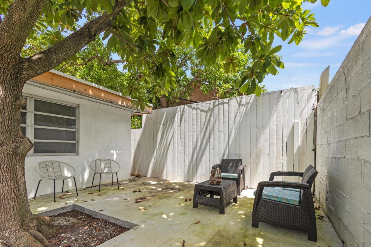 Intimate Casita Mia Minutes Away From Airport, Calle 8, Brickell, Coral Gables, The Beach And More! ไมอามี ภายนอก รูปภาพ
