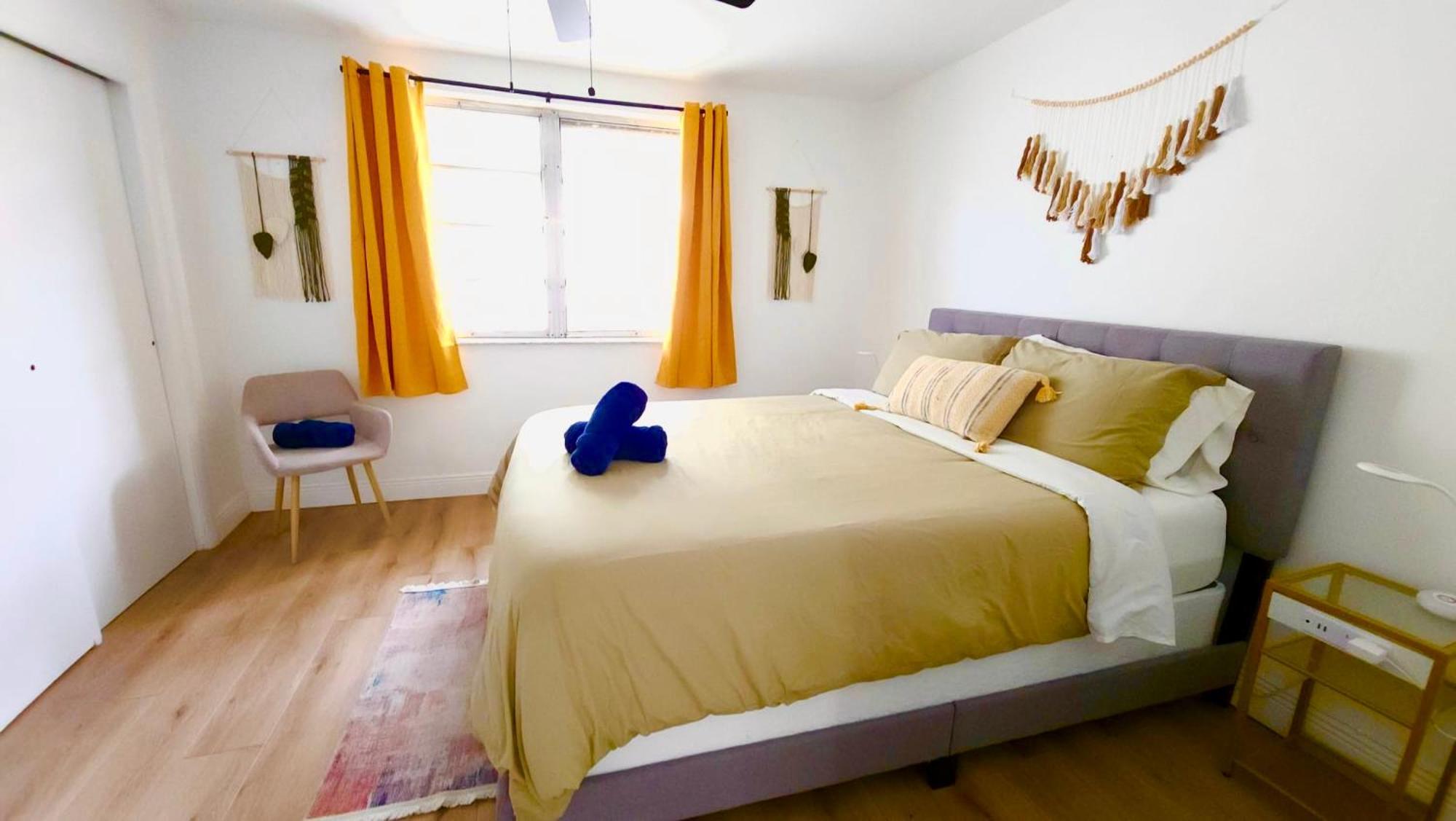 Intimate Casita Mia Minutes Away From Airport, Calle 8, Brickell, Coral Gables, The Beach And More! ไมอามี ภายนอก รูปภาพ